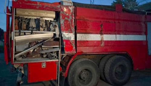 На Сумщині російські сили напали на рятувальників, пошкодивши пожежну машину.