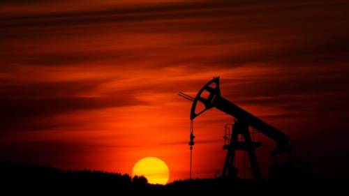 Індія отримує російську нафту зі знижкою від $1 до $2 за барель, оскільки існують побоювання щодо поставок з Близького Сходу.