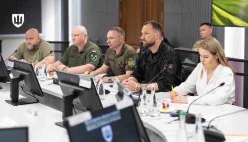 Хмара зустрівся з делегацією зі Сполучених Штатів Америки та висловив прохання про прискорення поставок ракет до систем Patriot.