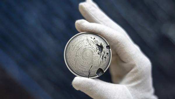 Нацбанк випустив у обіг срібну монету із символом незламності