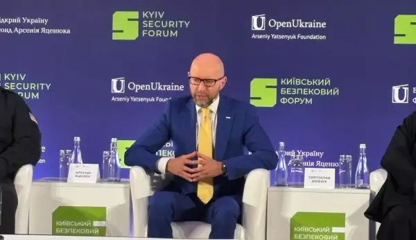 Яценюк: Замість перемоги на виборах — ризик програти війну