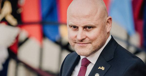 Латвія наполягає на повній забороні шенгенських віз для громадян Росії