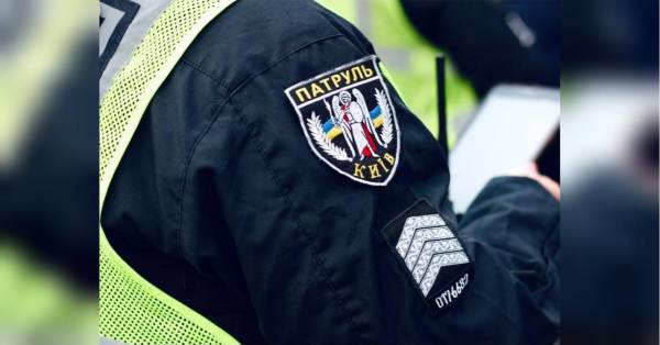 Поліцейським Києва, викритим на хабарі, оголошено підозру