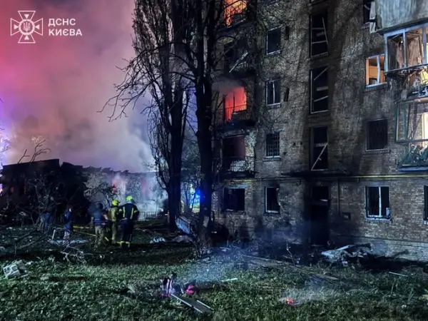Росія вдарила по Києву балістикою: загинула людина