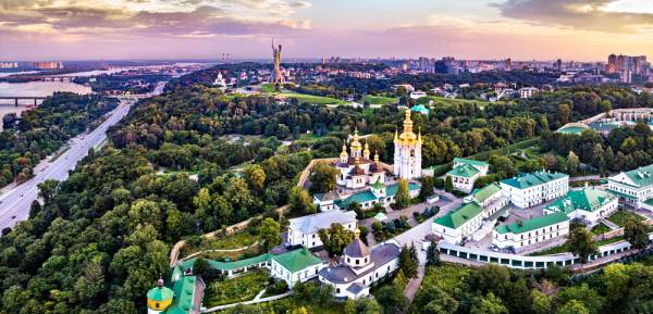 Киянам на початку тижня: мінлива погода з весняними температурами