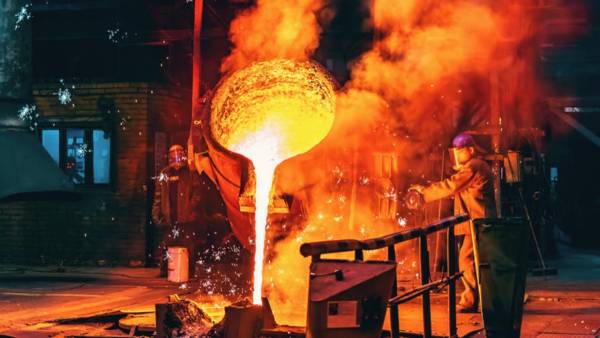 Металургійне виробництво України скоротилося на третину