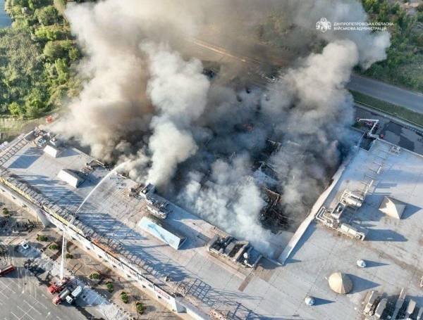 Росія вдарила по ТРЦ у Кривому Розі: шістьох загиблих