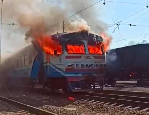 Російський дрон уразив поїзд на Харківщині: є постраждалі