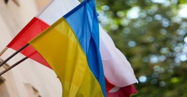 Польська економіка залежить від українців, заявив Дущик