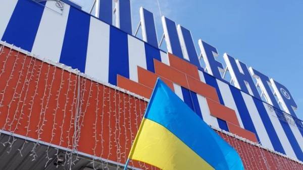 Одесу атакували: два “Епіцентри” зазнали уражень