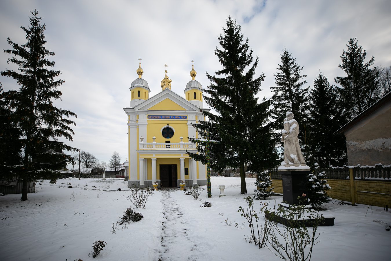 Угнів: що там є і чого нема8
