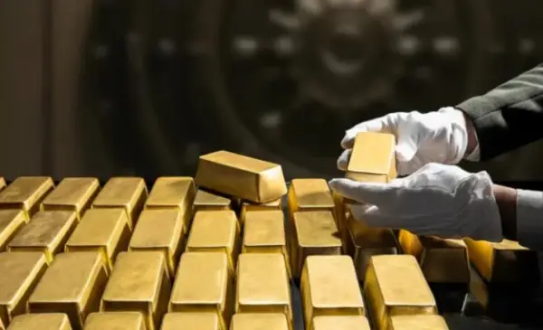Золото закріпилося понад $4350, фіксуючи найуспішніший тиждень за шість місяців