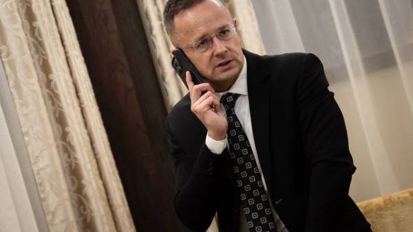 Сіярто під підозрою: ексміністра закордонних справ Угорщини звинувачують у хабарництві