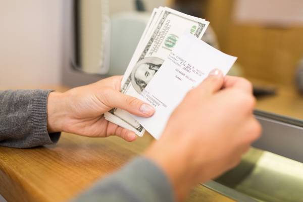 Курс долара в Києві: де найвигідніше обміняти валюту