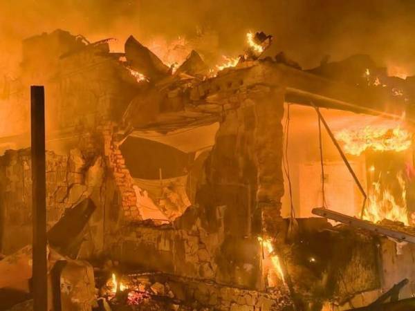 Резервуари з пальним палають: Росія атакувала Київ та Київщину, є загиблі й поранені