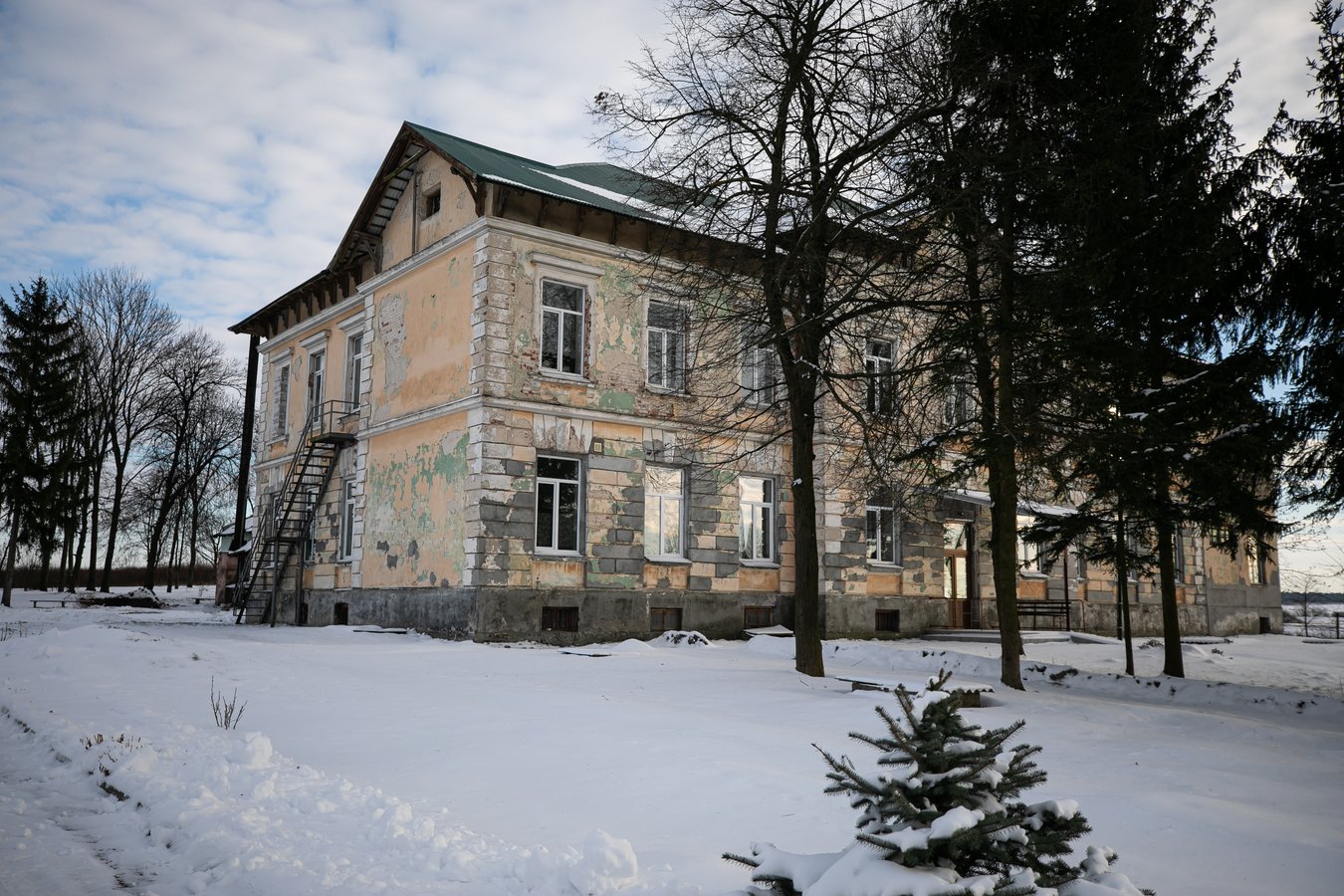 Угнів: що там є і чого нема14