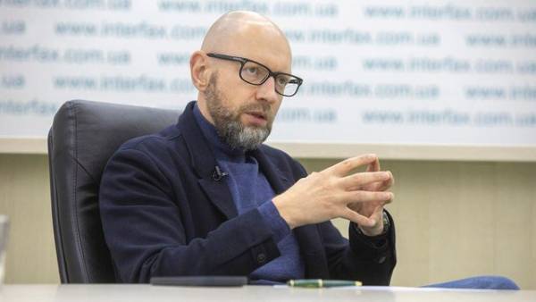 Яценюк: політсили мають увійти до РНБО, урядовці — відмовитись від виборів