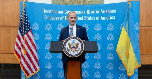 Пол Г’юстон очолив посольство США в Україні