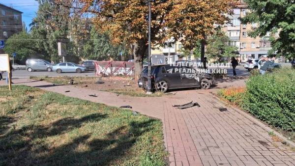 ДТП із маршруткою у Києві: є загиблі