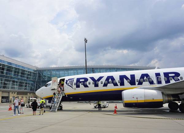 Ryanair може заплатити мільйони за інцидент із пасажиром на висоті 4,5 км