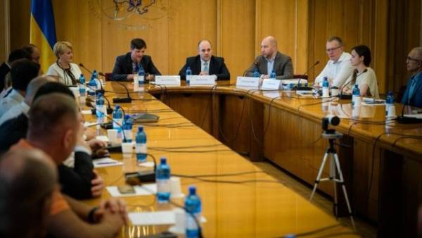 Кабмін провів кадрові перестановки в Мінінфраструктури та Мінагрополітики