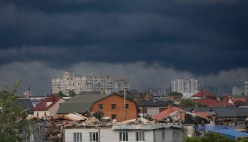 У п’ятницю на території України очікується температура до +38°C, а в деяких регіонах пройдуть сильні опади з грозами.