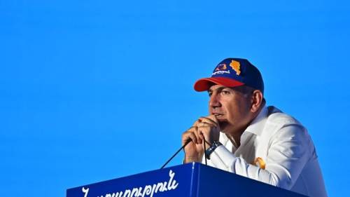 Глава уряду Вірменії повідомив про звільнення, глава держави поставив підпис