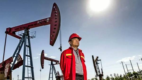 Китай зменшує залежність від нафти в умовах геополітичної напруги