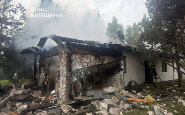 Дві людини травмовані через російські обстріли на Київщині