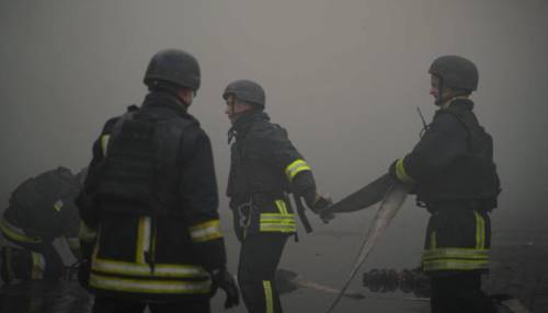 Російські війська завдали удару по поштовому терміналу неподалік Харкова, одна людина загинула.