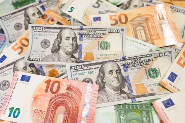 Курс валют 7 серпня: долар зріс, євро знизилося