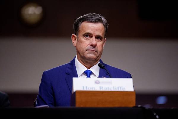 Літак ВПС США з імовірним директором ЦРУ приземлився в Москві