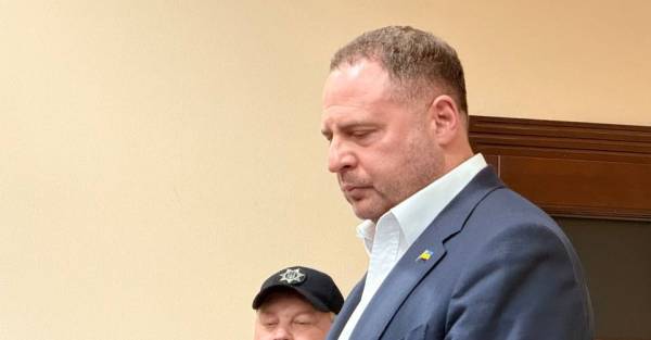 Суд змінив запобіжний захід для Єрмака