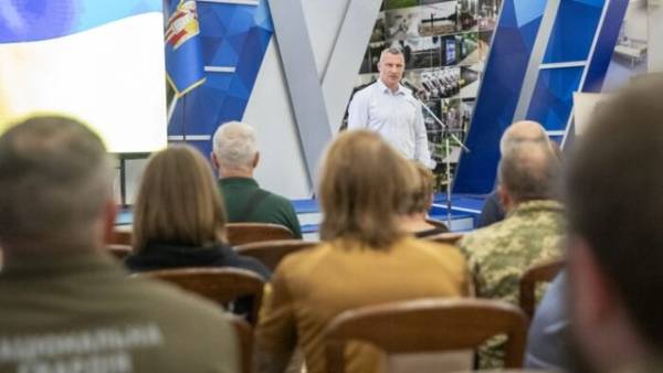 Київський голова нагородив захисників і захисниць медалями “Честь. Слава. Держава”