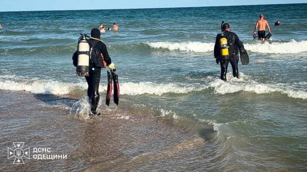 Підліток зник у морі на Одещині після стрибка з пірса