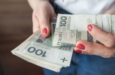 Середня зарплата в Польщі: 10 тисяч злотих — цифра, що приховує реальність