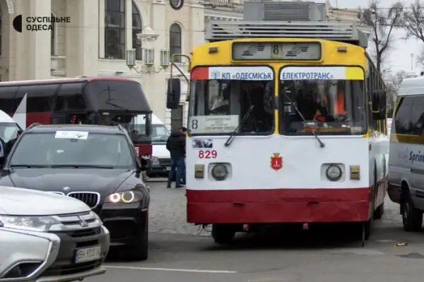 Російські атаки залишили Одесу без світла, зупинився електротранспорт