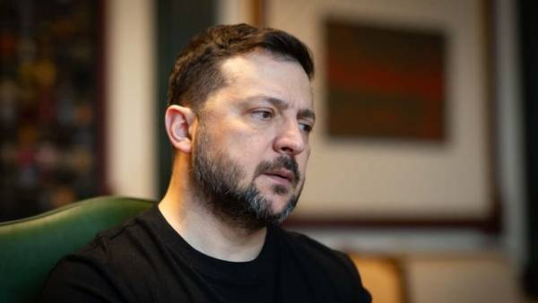 Зеленський закликає до посилення тиску на РФ та збільшення військової допомоги Україні