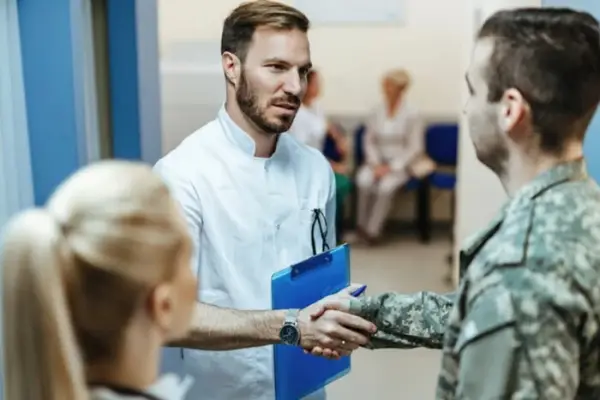 Бійці не залишаться без зарплати під час довготривалого лікування: уряд змінив правила виплат