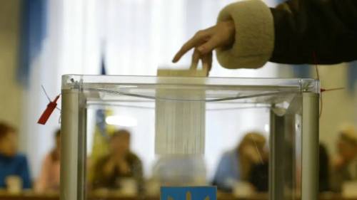 Президент України Володимир Зеленський звернувся до дипломатів із закликом готуватися до виборчих процесів у державах-партнерах і протистояти російському впливу.