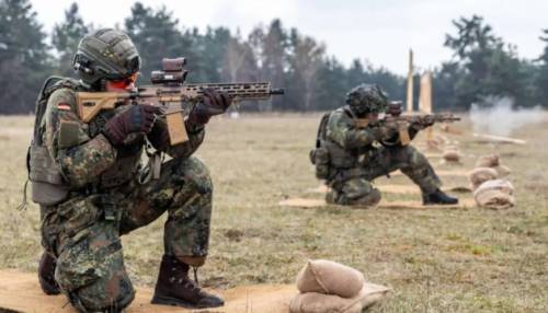 Збройні сили Німеччини мають намір збільшити кількість замовлень на штурмові гвинтівки вдвічі, як повідомляють ЗМІ.