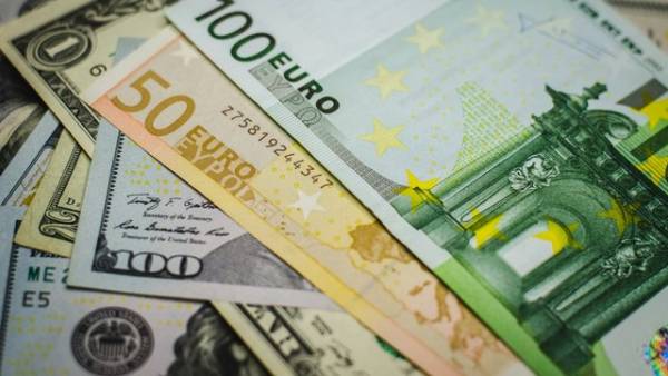 Банкіри прогнозують стриманий попит на валюту попри пом’якшення регуляцій НБУ