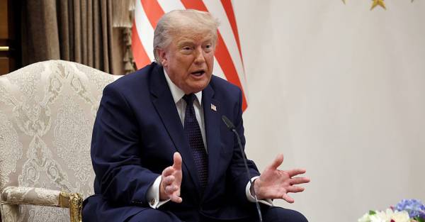 Трамп пояснив виліт окремим літаком після саміту НАТО безпековими міркуваннями