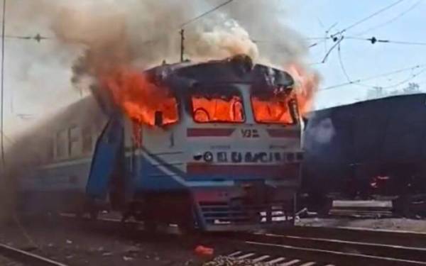 Російський дрон атакував електричку на Харківщині: є жертви