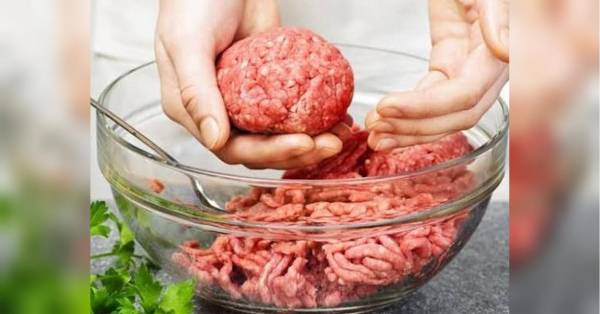 Чого не варто додавати у фарш: дві помилки, що псують котлети