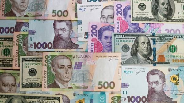 323,9 мільярда гривень: скільки заробили українці минулого року