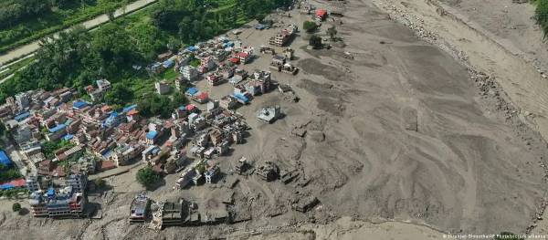 Непал: понад 600 загиблих від повені, 56 українців зникли безвісти