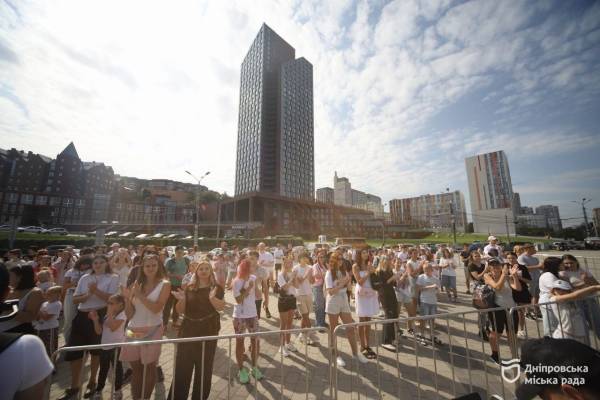 Kolir Fest перетворив Дніпро на полотно: 100 кг фарби для святкування 500-річчя міста