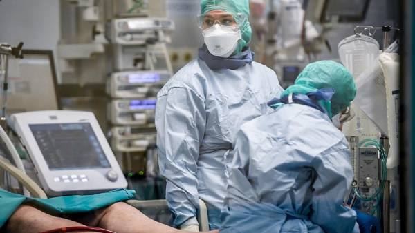 Київські лікарі врятували воїна після 70% опіків тіла