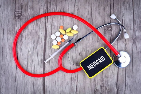Мінфін: Нігерійський вождь привласнив понад $34 млн від Medicaid на будівництво золотого палацу